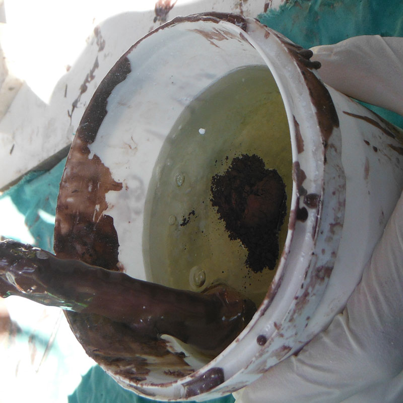red oxide in the resin and kulu mixture