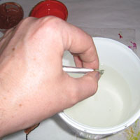 squeeze paint brush
