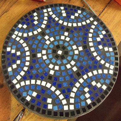 round mosaic pot stand