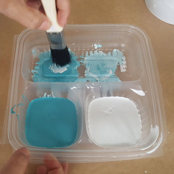 mixing roof paint from separate containers